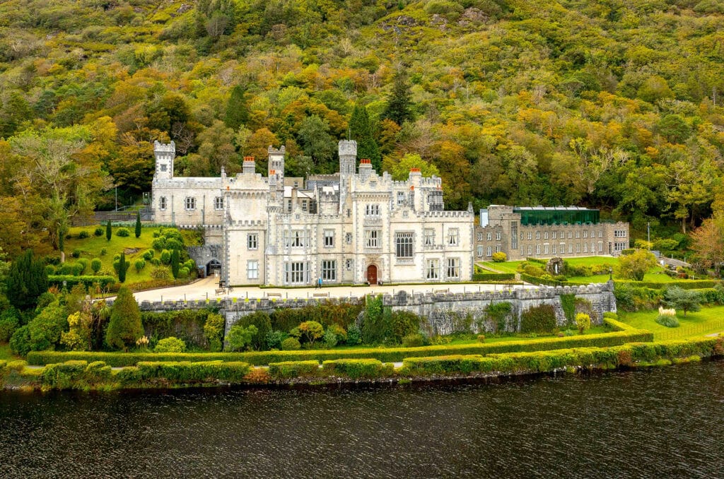5 Reasons to Visit Kylemore Abbey in Connemara
