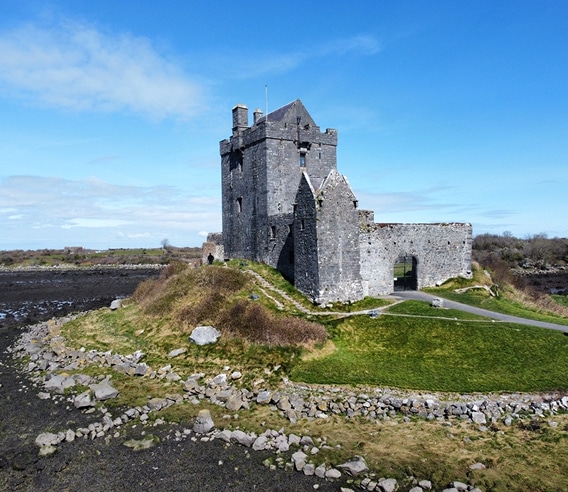 dunguire castle on cliffs of moher tour